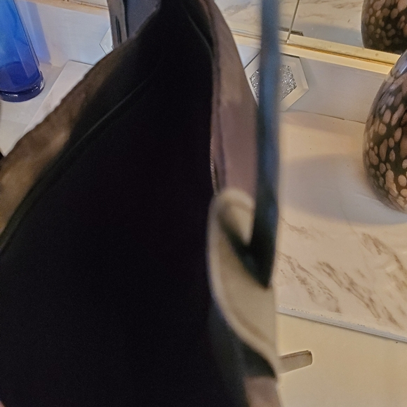 Black,fully Lined Tote - Picture 7 of 8